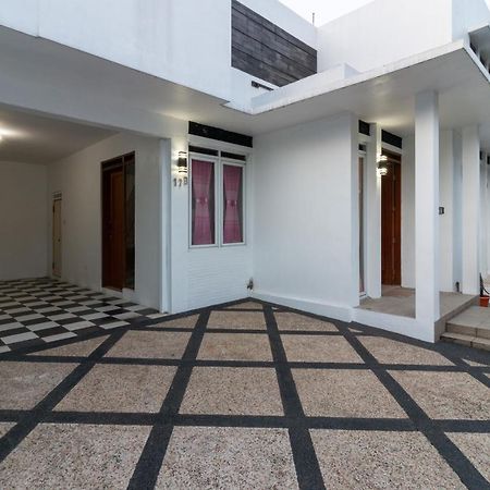 Spacious, White-Villa Belgareti @Kiara Condong Bandung Extérieur photo