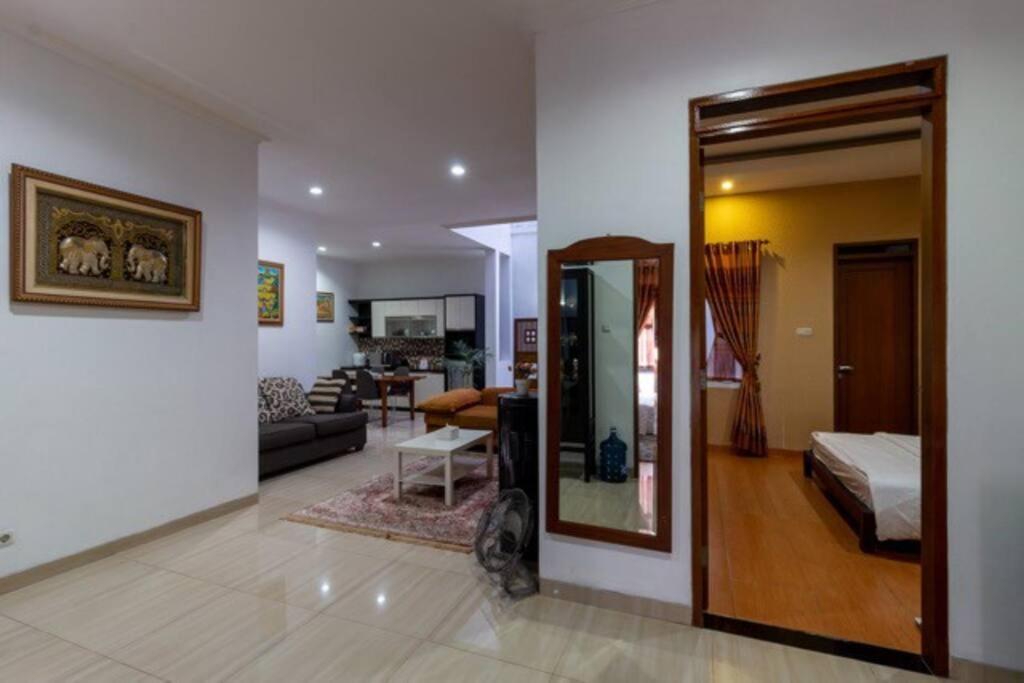 Spacious, White-Villa Belgareti @Kiara Condong Bandung Extérieur photo