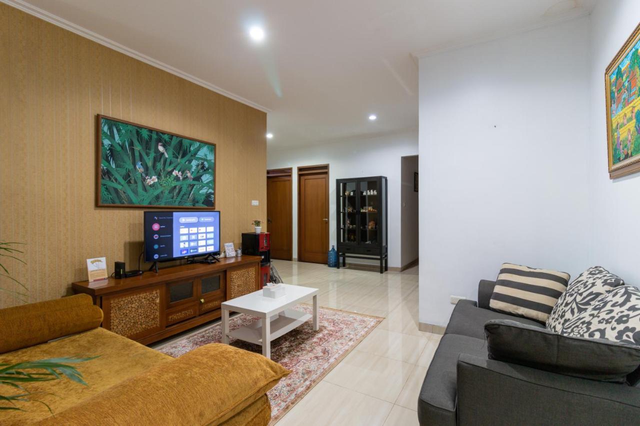 Spacious, White-Villa Belgareti @Kiara Condong Bandung Extérieur photo